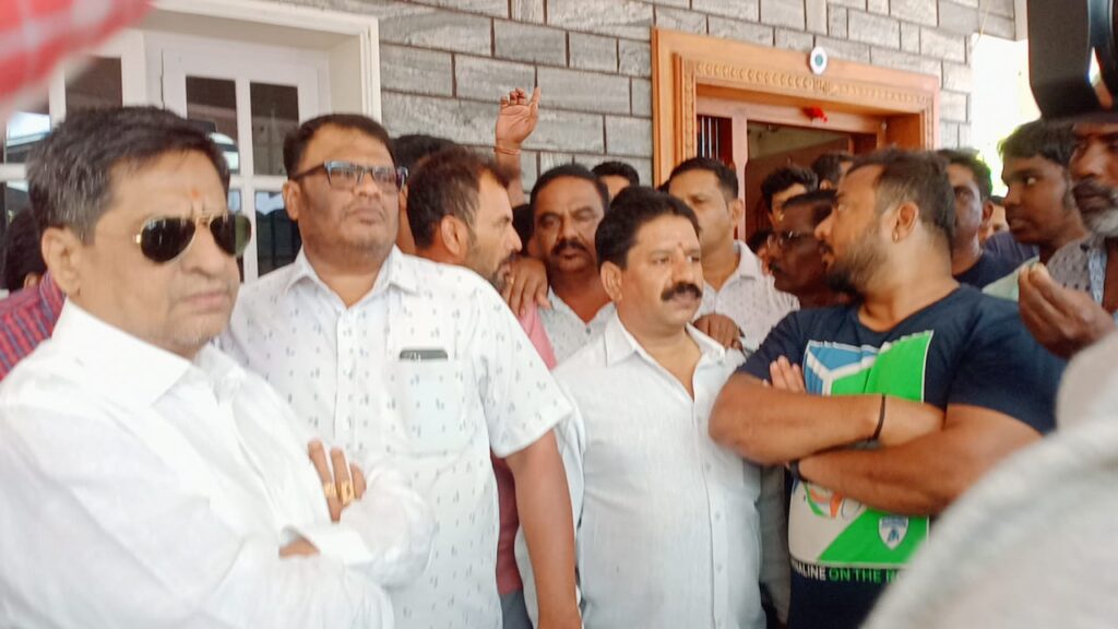 ಟಿಕೆಟ್ ಘೋಷಣೆ ಬೆನ್ನಲ್ಲೇ ‘ಕೈ’ ಪಾಳೇಯದಲ್ಲಿ ಭುಗಿಲೆದ್ದ ಭಿನ್ನಮತ!