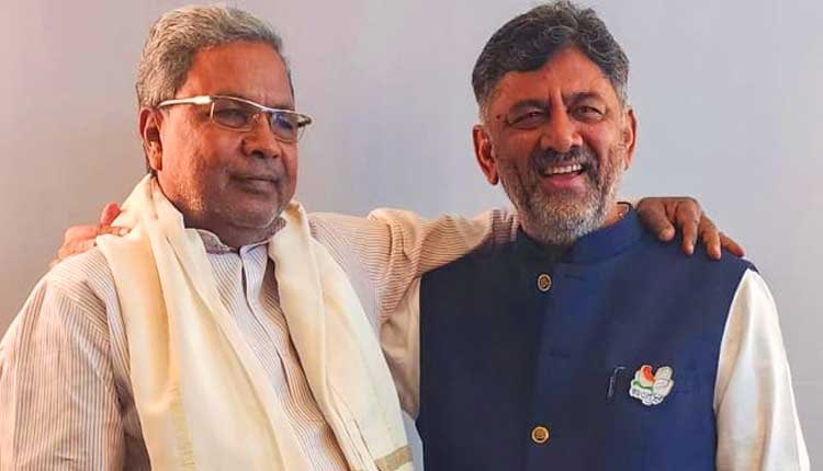*** ವಿಧಾನಸಭೆ ಚುನಾವಣೆ ವೇಳೆ ಕಾಂಗ್ರೆಸ್ ಪಕ್ಷ ತನ್ನ ಪ್ರಣಾಳಿಕೆಯಲ್ಲಿ ಘೋಷಣೆ ಮಾಡಿದ್ದ ‘ಗ್ಯಾರೆಂಟಿ’ಗಳಲ್ಲಿ ಕೆಲವನ್ನು, ಮೊದಲ ಸಚಿವ ಸಂಪುಟ ಸಭೆಯಲ್ಲಿ ಈಡೇರಿಸುವ ಸಾಧ್ಯತೆಗಳು ಗೋಚರವಾಗುತ್ತಿವೆ. ಸದ್ಯ 200 ಯೂನಿಟ್ ಗಳವರೆಗೆ ಉಚಿತ ವಿದ್ಯುತ್ ಪೂರೈಕೆ ಸಾರ್ವಜನಿಕ ವಲಯದಲ್ಲಿ ವ್ಯಾಪಕ ಚರ್ಚೆಯಾಗುತ್ತಿದೆ.