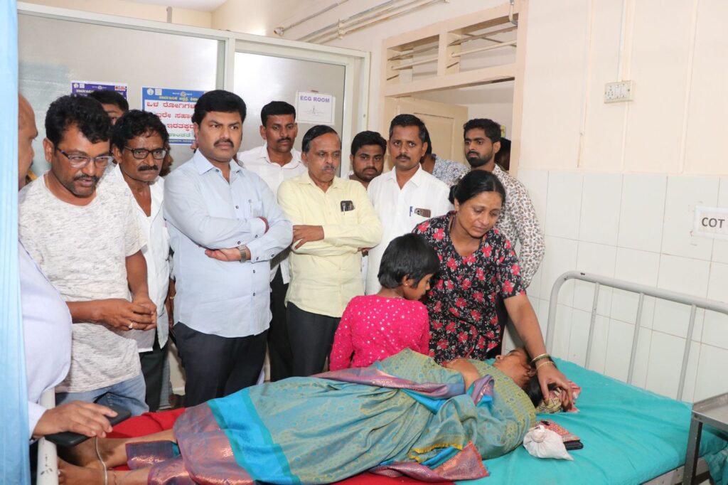 ಶಿಕಾರಿಪುರದ ಜಕ್ಕನಹಳ್ಳಿ ಬಳಿ ಭೀಕರ ಅಪಘಾತ : ಇಬ್ಬರು ಸಾವು – 11 ಜನರಿಗೆ ಗಾಯ!