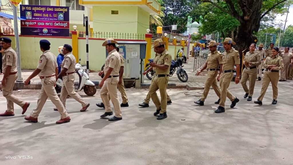 ಶಿವಮೊಗ್ಗ – ಭದ್ರಾವತಿಯ ಸೂಕ್ಷ್ಮ ಪ್ರದೇಶಗಳಲ್ಲಿ ಪೊಲೀಸರ ಪಥ ಸಂಚಲನ