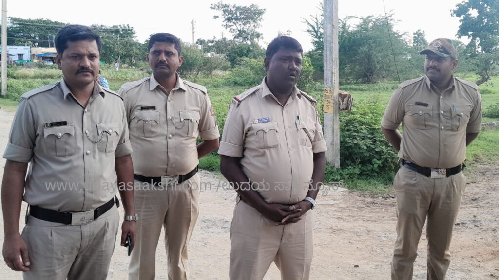 ‘ನಯ ವಂಚಕರ ಮಾತು ನಂಬಿ ಹಣ ಕಳೆದುಕೊಳ್ಳಬೇಡಿ’ : ಸಬ್ ಇನ್ಸ್’ಪೆಕ್ಟರ್ ಮಂಜುನಾಥ್