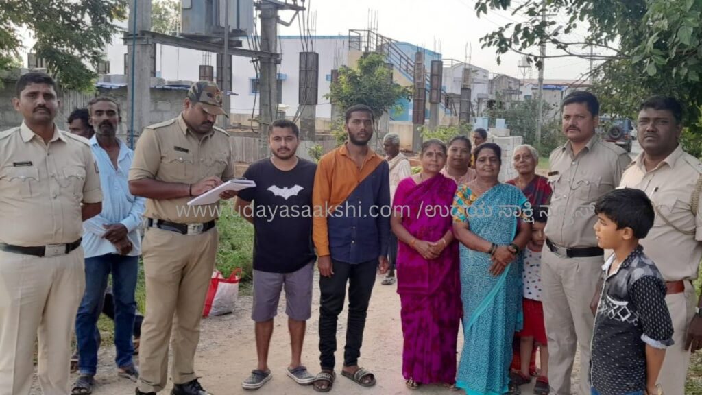 ‘ನಯ ವಂಚಕರ ಮಾತು ನಂಬಿ ಹಣ ಕಳೆದುಕೊಳ್ಳಬೇಡಿ’ : ಸಬ್ ಇನ್ಸ್’ಪೆಕ್ಟರ್ ಮಂಜುನಾಥ್