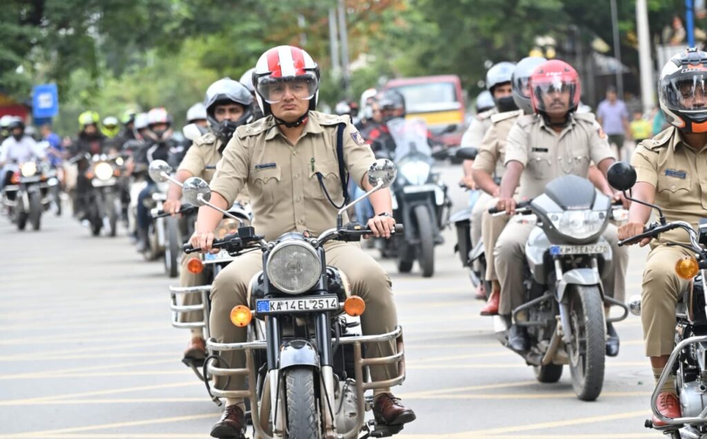 ಸಂಚಾರಿ ನಿಯಮಗಳ ಕುರಿತಂತೆ ಅರಿವು ಮೂಡಿಸಲು ಪೊಲೀಸ್ ಇಲಾಖೆಯಿಂದ ಬೈಕ್ ಜಾಥಾ : ಬುಲೆಟ್ ಓಡಿಸಿದ ಎಸ್ಪಿ!
