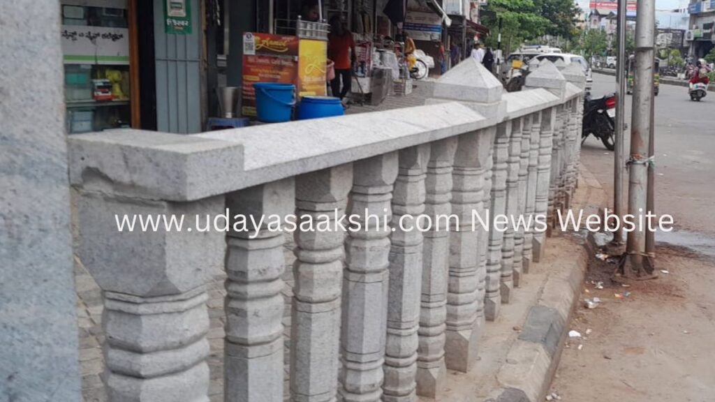 ಇದೆಂಥಾ ಸ್ಮಾರ್ಟ್ ಸಿಟಿ ಕೆಲಸ : ನಾಗರೀಕರ ಅಮೂಲ್ಯ ತೆರಿಗೆ ಹಣದ ದುಂದು ವ್ಯರ್ಥ..!