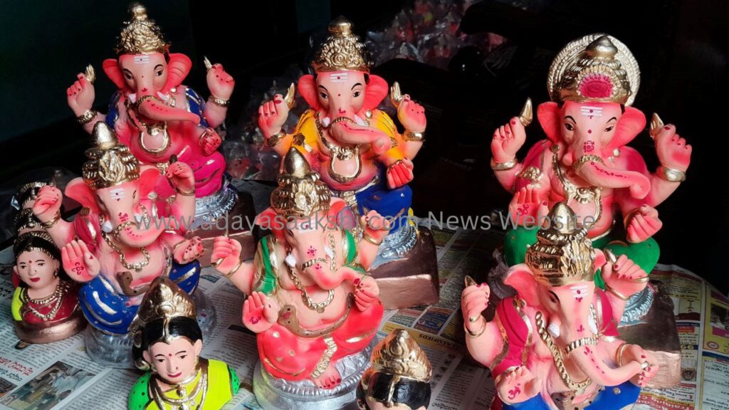ವೈವಿಧ್ಯಮಯ ಗಣೇಶಮೂರ್ತಿಗಳ ಮಾರಾಟ : ಪರಿಸರ ಸ್ನೇಹಿ ವಿಗ್ರಹಗಳಿಗೆ ಸಖತ್ ಡಿಮ್ಯಾಂಡ್!