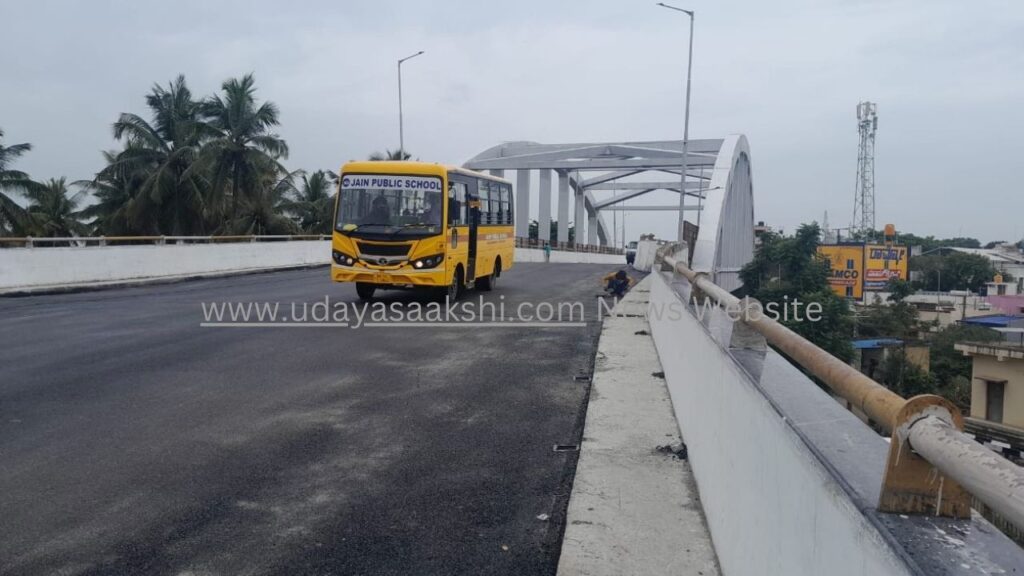 ಶಿವಮೊಗ್ಗ : ಕಾಶೀಪುರ ಫ್ಲೈ ಓವರ್ ನಲ್ಲಿ ವಾಹನಗಳ ಸಂಚಾರ ಆರಂಭ - ಕೊನೆ ಹಂತದ ಕಾಮಗಾರಿಗಳು ವಿಳಂಬ!