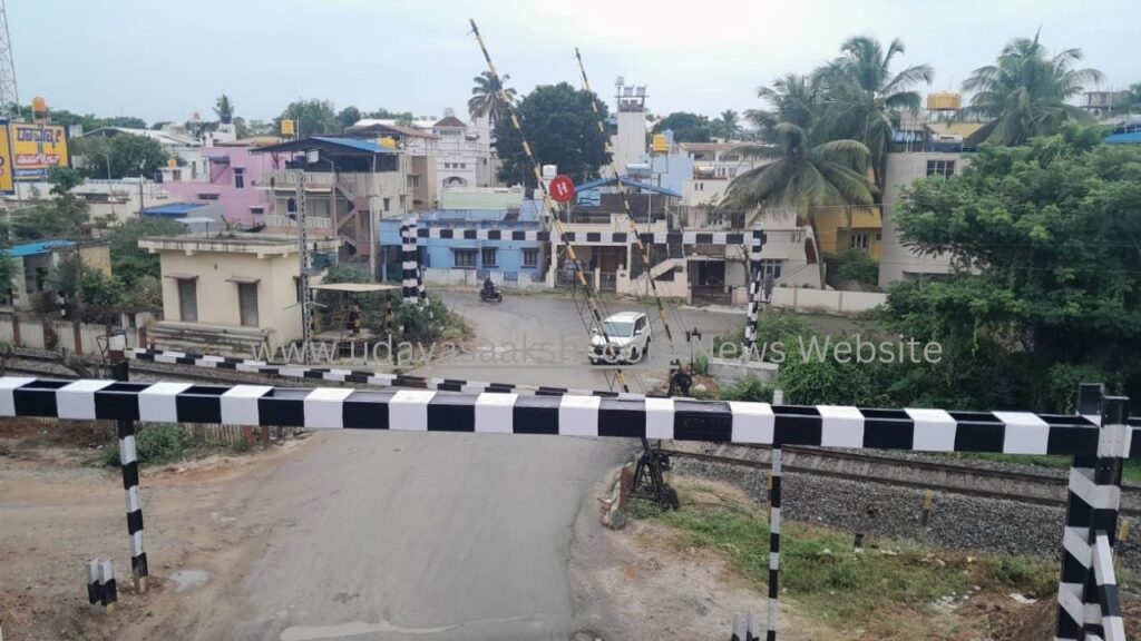 ಶಿವಮೊಗ್ಗ : ಕಾಶೀಪುರ ಫ್ಲೈ ಓವರ್ ನಲ್ಲಿ ವಾಹನಗಳ ಸಂಚಾರ ಆರಂಭ - ಕೊನೆ ಹಂತದ ಕಾಮಗಾರಿಗಳು ವಿಳಂಬ!