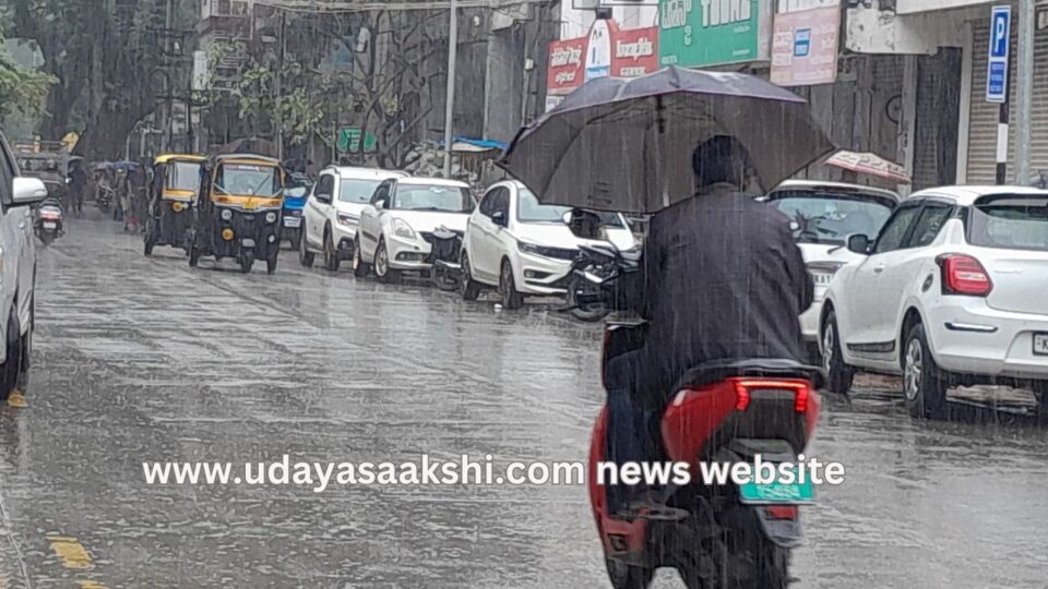 Holiday declared for Anganwadi schools and colleges in Shivamogga and Bhadravati taluks on July 4 ಶಿವಮೊಗ್ಗ ಭದ್ರಾವತಿ ತಾಲೂಕುಗಳ ಅಂಗನವಾಡಿ ಶಾಲೆ – ಕಾಲೇಜುಗಳಿಗೆ ಜುಲೈ 4 ರಂದು ರಜೆ ಘೋಷಣೆ