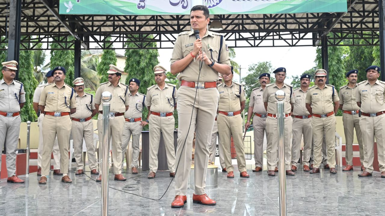 Shimoga : Tight police guard for Eid Milad procession ಶಿವಮೊಗ್ಗ : ಈದ್ ಮಿಲಾದ್ ಮೆರವಣಿಗೆಗೆ ಬಿಗಿ ಪೊಲೀಸ್ ಪಹರೆ