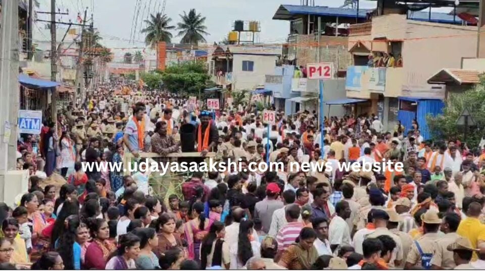 bhadravati | Bhadravati : Hindu Mahasabha Ganapati procession begins ಭದ್ರಾವತಿ : ಹಿಂದೂ ಮಹಾಸಭಾ ಗಣಪತಿ ವಿಸರ್ಜನಾ ಪೂರ್ವ ಮೆರವಣಿಗೆ ಆರಂಭ