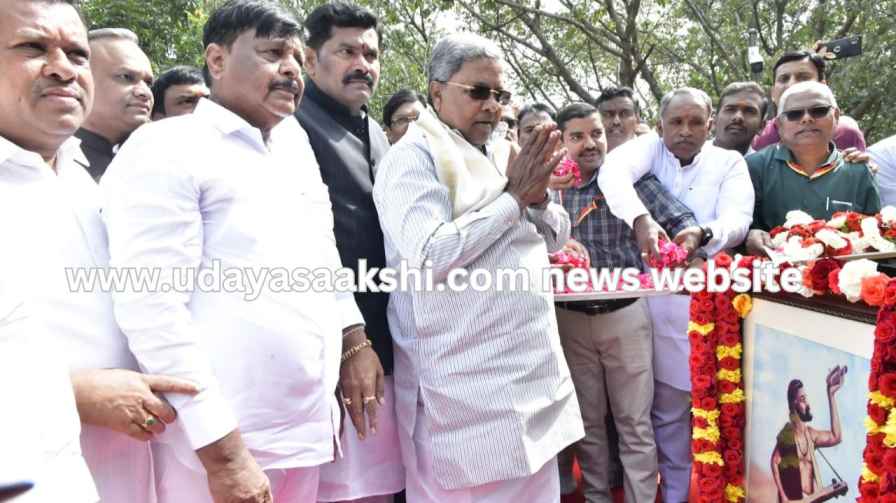 Only ineligible BPL cards will be cancelled. Chief Minister Siddaramaiah once again made it clear that the card will not be missed for the deserving poor. He was speaking to reporters after garlanding the statue of Kanakadasa in the premises of MLA Bhavan today on the occasion of Kanaka Jayanti.