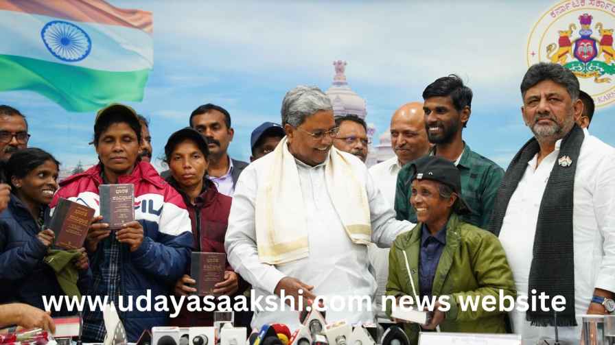Bengaluru: Six naxalites surrender in presence of CM! ಬೆಂಗಳೂರು : ಸಿಎಂ ಸಮ್ಮುಖದಲ್ಲಿ ಆರು ಜನ ನಕ್ಸಲೀಯರು ಶರಣು!