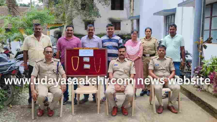 Case of theft of gold jewelry at home : Woman arrested! ಮನೆಯಲ್ಲಿ ಚಿನ್ನಾಭರಣ ಕಳ್ಳತನ ಪ್ರಕರಣ : ಮಹಿಳೆ ಬಂಧನ!’
