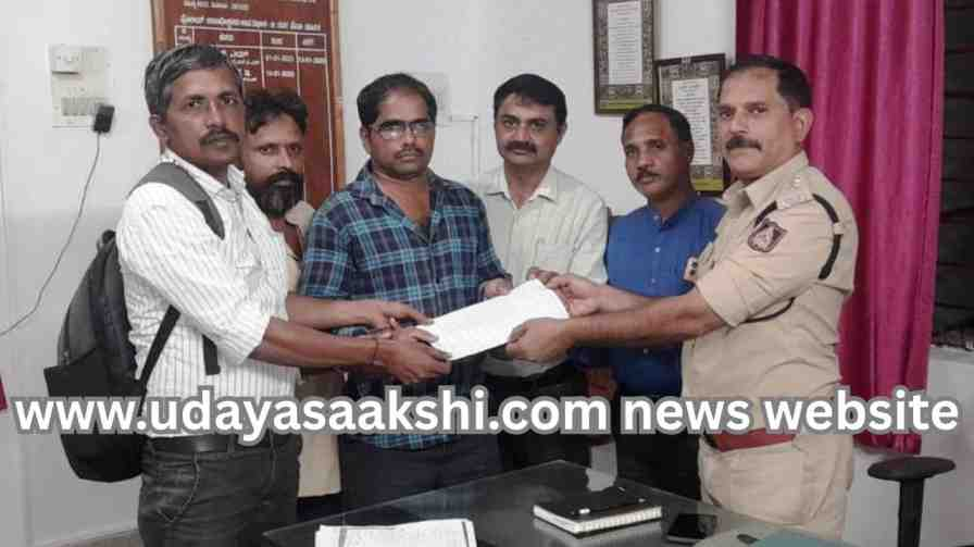 Shivamogga: Request to DySP demanding establishment of police sub-station ಶಿವಮೊಗ್ಗ : ಪೊಲೀಸ್ ಉಪ ಠಾಣೆ ಸ್ಥಾಪನೆಗೆ ಆಗ್ರಹಿಸಿ ಡಿವೈಎಸ್ಪಿಗೆ ಮನವಿ
