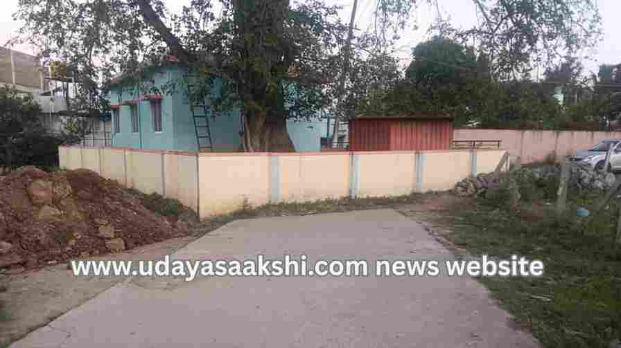 Shivamogga: Encroached road - Residents of Durga Layout, Gadikoppa in a precarious situation! ಶಿವಮೊಗ್ಗ : ಒತ್ತುವರಿಯಾದ ರಸ್ತೆ – ಅತಂತ್ರ ಸ್ಥಿತಿಯಲ್ಲಿ ಗಾಡಿಕೊಪ್ಪದ ದುರ್ಗಾ ಲೇಔಟ್ ನಿವಾಸಿಗಳು!