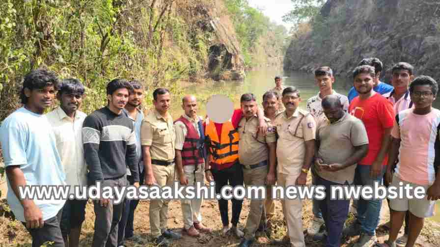 Shivamogga: Firefighters rescue a young man who had fallen into the Tunga canal! ಶಿವಮೊಗ್ಗ : ತುಂಗಾ ನಾಲೆಗೆ ಬಿದ್ದಿದ್ದ ಯುವಕನ ರಕ್ಷಣೆ ಮಾಡಿದ ಅಗ್ನಿಶಾಮಕ ದಳ!